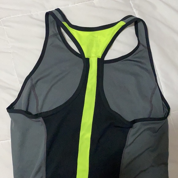 Nike Dri-Fit top - Picture 2 of 3